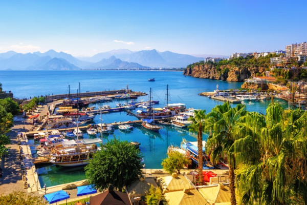 Antalya i Istanbul